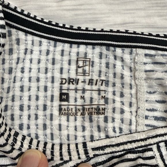 ✅Lot Of 4 Athletic Tank Tops Women's M Lululemon Nike Dri-Fit Sofibella Gym Yoga - Picture 3 of 16